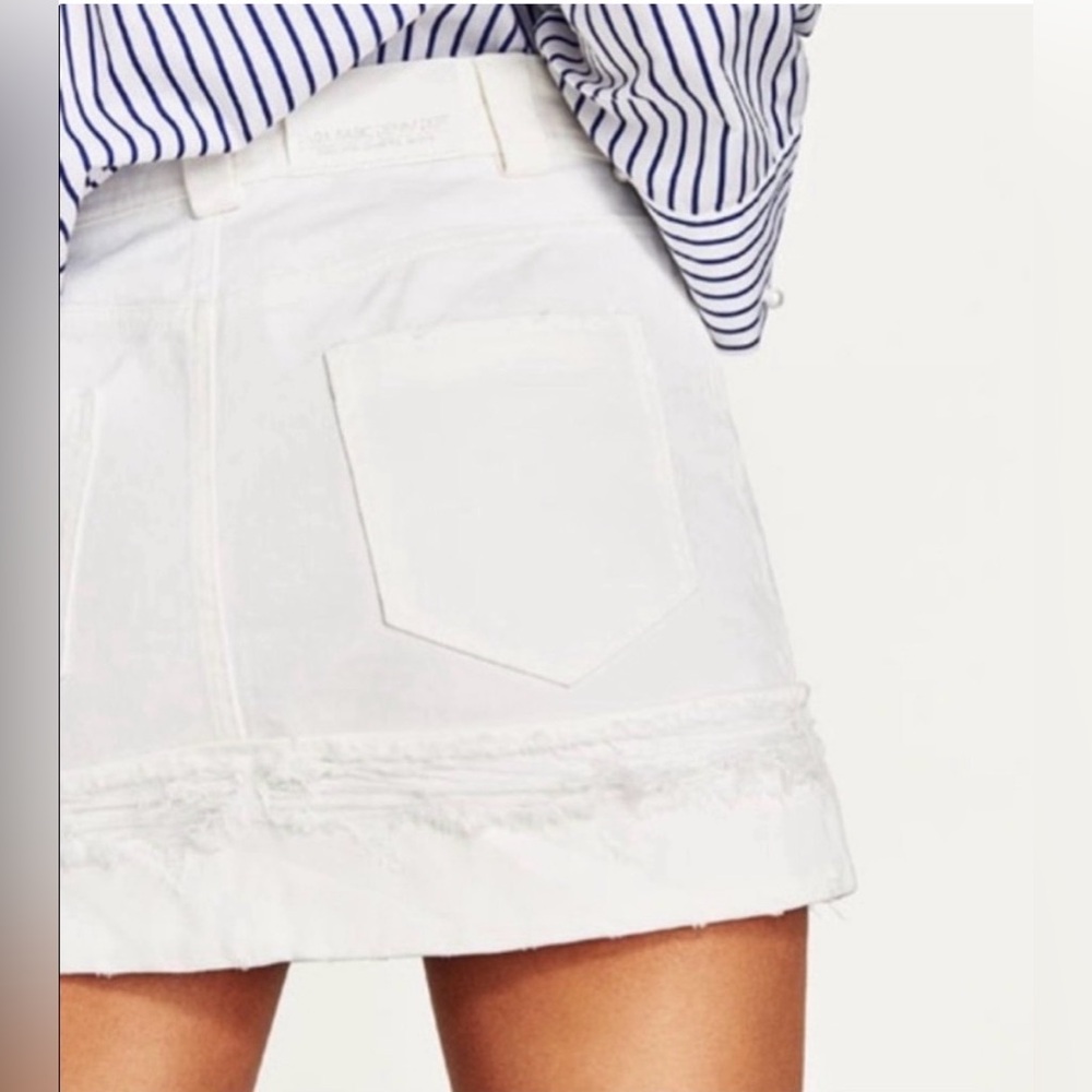 Zara White Pearl Denim Mini Skirt Frayed Hem Size L Distressed Festival Concert - Picture 9 of 9